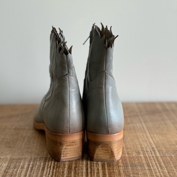 Roan Leather Boots - Picture 5 of 9